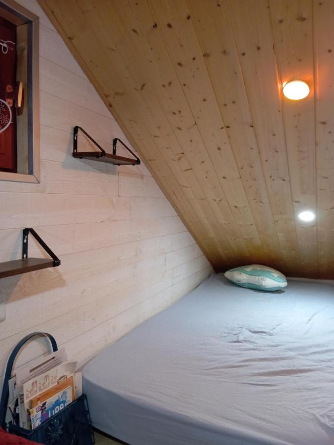 La P'Tite Maison Bois Du Herisson Menetrux-en-Joux Екстериор снимка