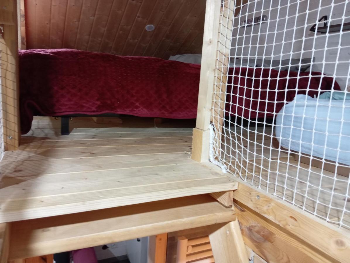 La P'Tite Maison Bois Du Herisson Menetrux-en-Joux Екстериор снимка