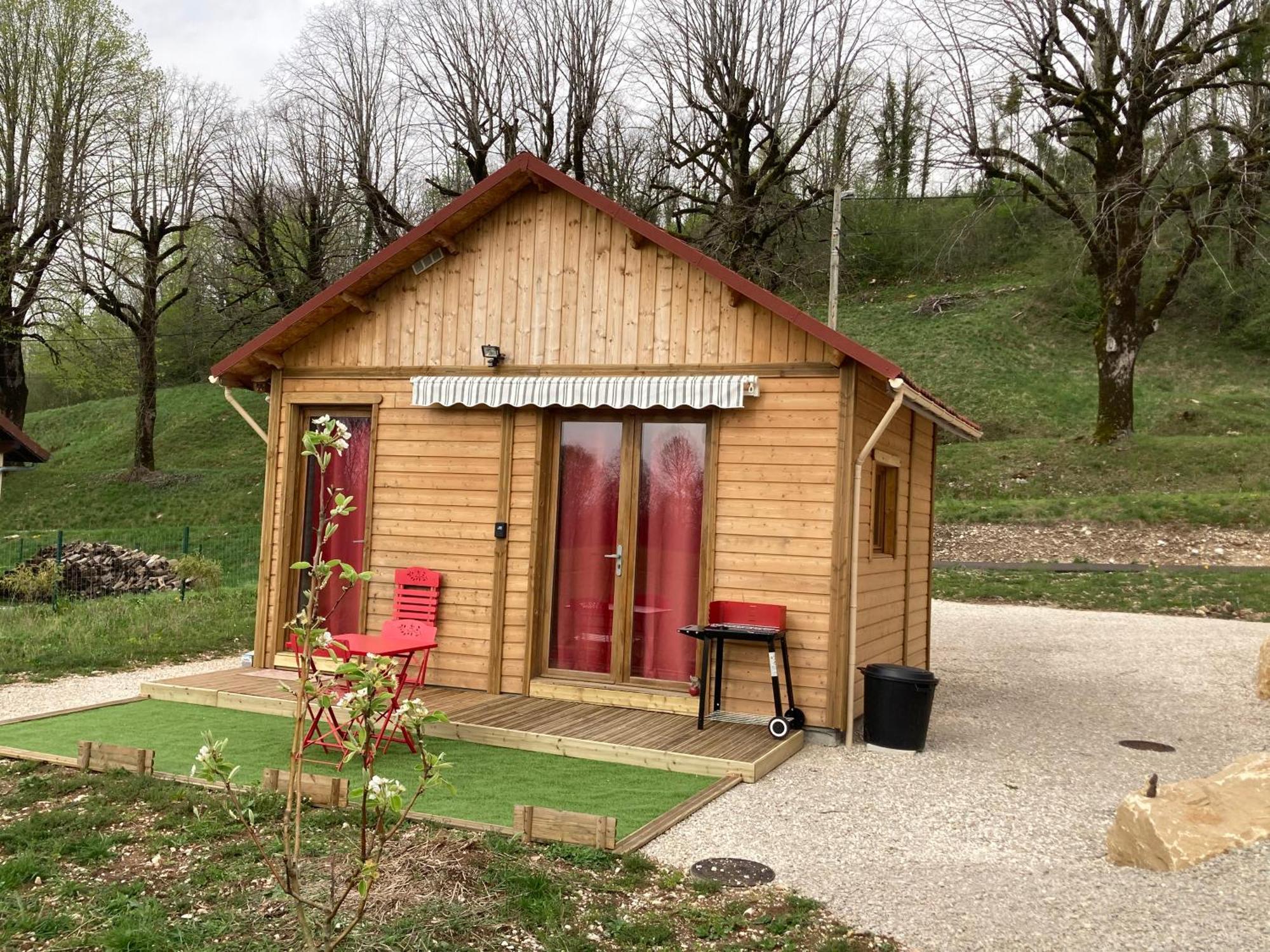 La P'Tite Maison Bois Du Herisson Menetrux-en-Joux Екстериор снимка